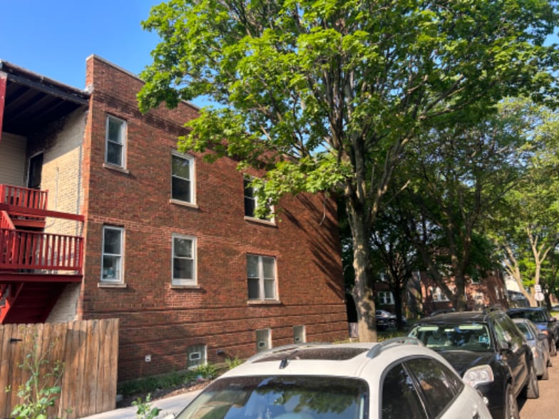 Building Photo - 1657 N Linder Ave