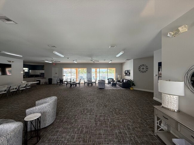 Building Photo - 515 South Valencia Cir SW