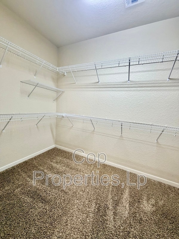 Building Photo - 8919 Olmstead Park