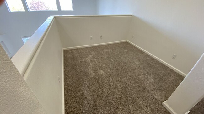 Building Photo - Mountain House Home Spacious 4 Bedroom, 3....