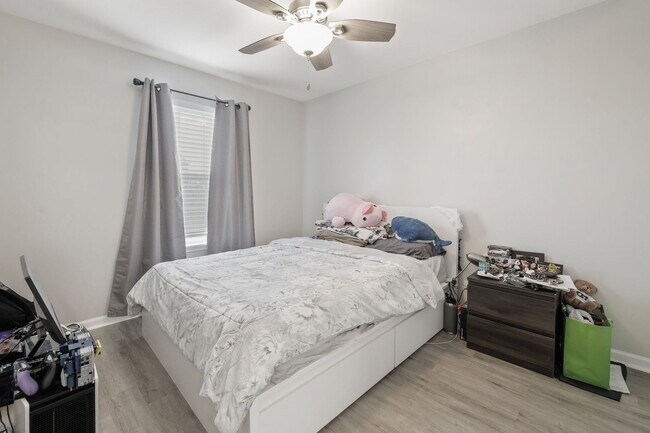 Building Photo - 3074 Renard Ln