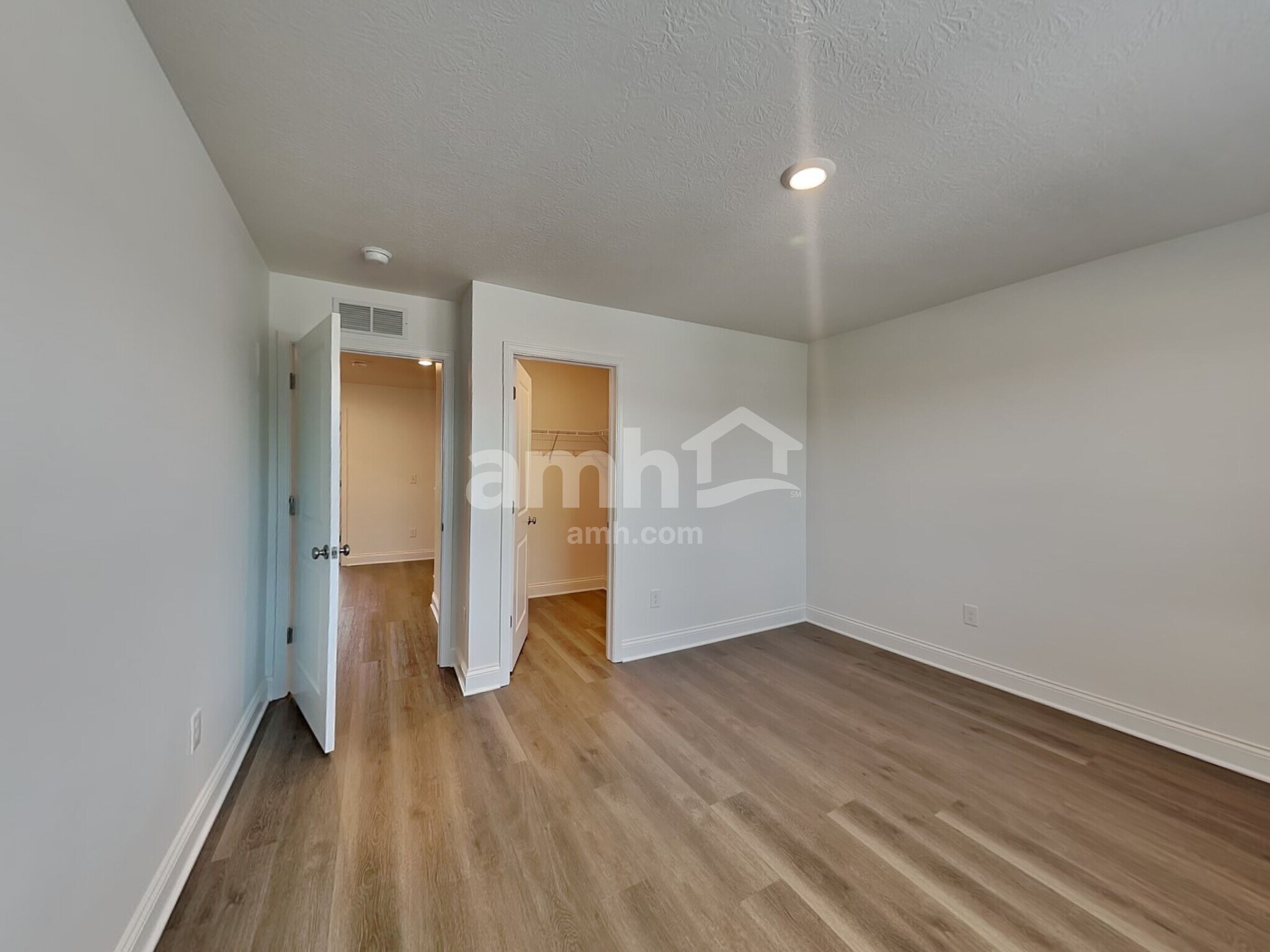 Building Photo - 305 Pne Hl Ct