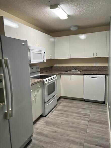 Building Photo - 5070 Sanctuary Way