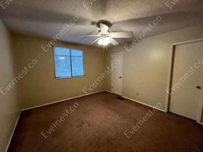 Building Photo - 604 Running Brook Rd