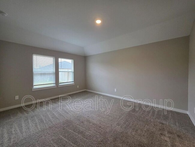 Building Photo - 1131 Hughes Crossing Dr