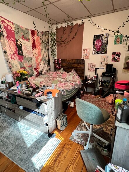 Building Photo - 95 Belmont St