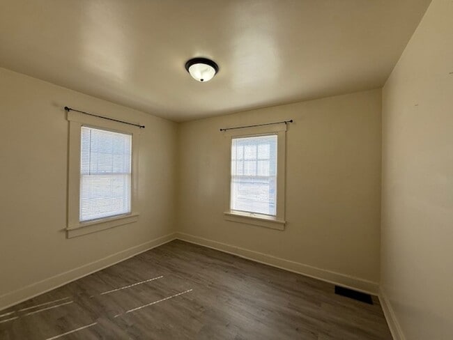 Building Photo - Bungalow Near Lake Decatur