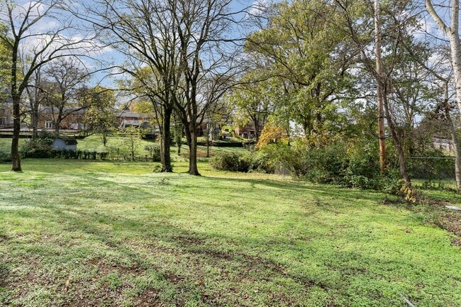 Building Photo - Classic Mid-Century Ranch Charlotte Park Available!