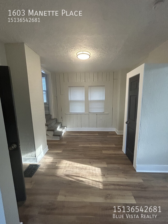 Building Photo - 1603 Manette Pl