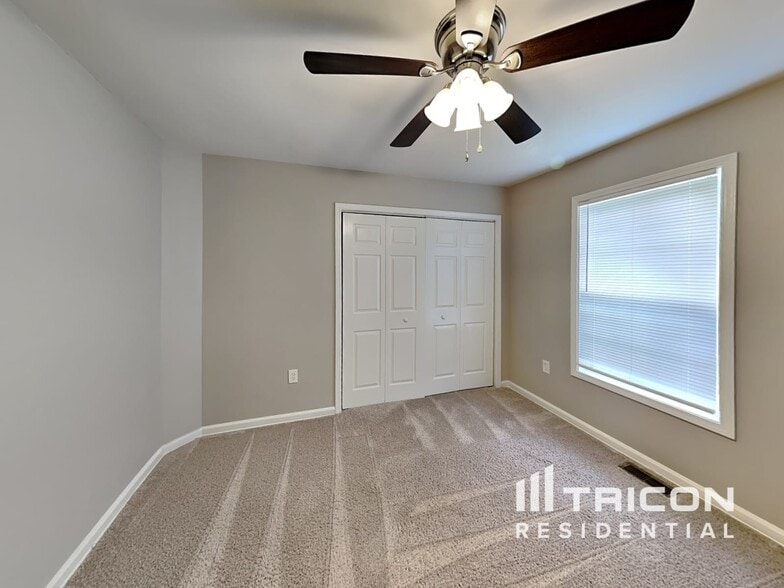 Building Photo - 1657 Lemming Dr SE