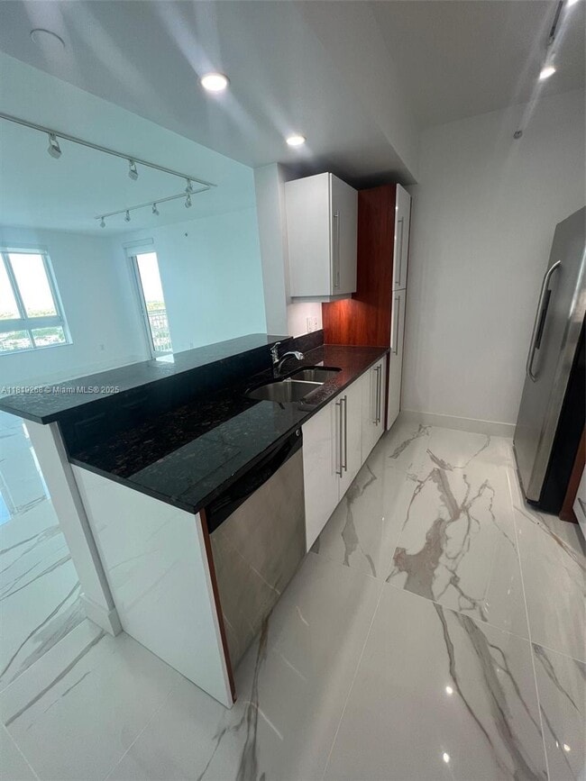 Building Photo - 7350 SW 89th St