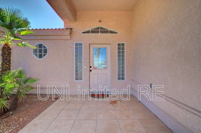Building Photo - 304 Acoma Blvd S