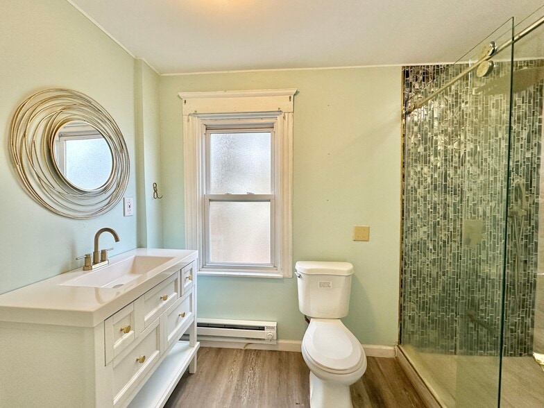 Building Photo - 519 S River St