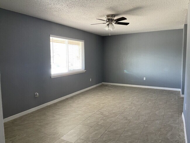 Building Photo - 8137 Staghorn Dr