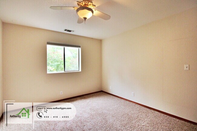 Building Photo - 3345 Golden Heights Dr