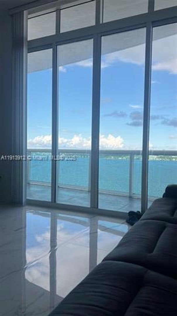 Building Photo - 7910 Harbor Island Dr