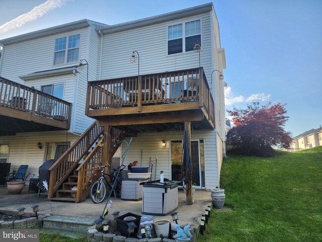 Building Photo - 16 Charles Ct