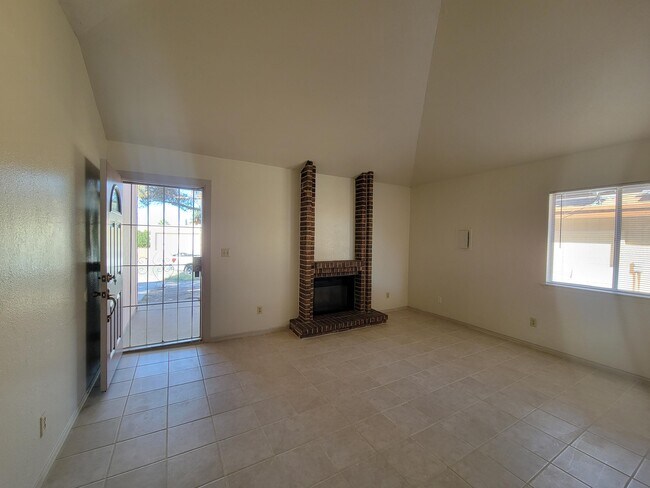 Building Photo - 3324 Red Sails Dr