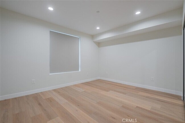 Building Photo - 10218 Fernglen Ave