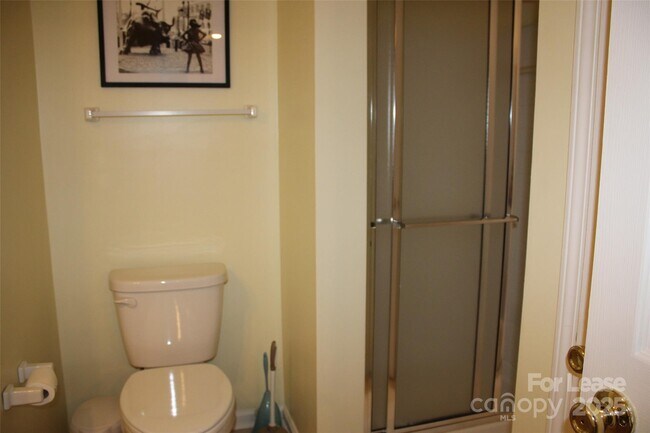 Building Photo - 763 Southwest Dr