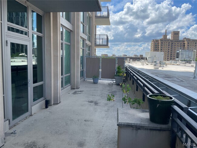 Building Photo - 4909 Laclede Ave