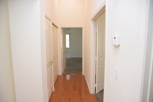 Building Photo - 1 STORY HOME IN GATED SE COMMUNITY