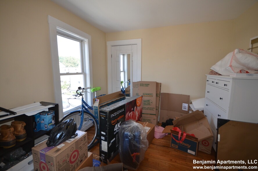 Building Photo - 53 West Seventh St. Unit 3