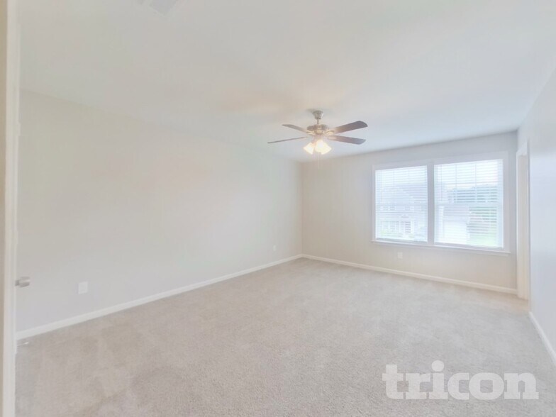 Building Photo - 149 Hidden Lakes Rd