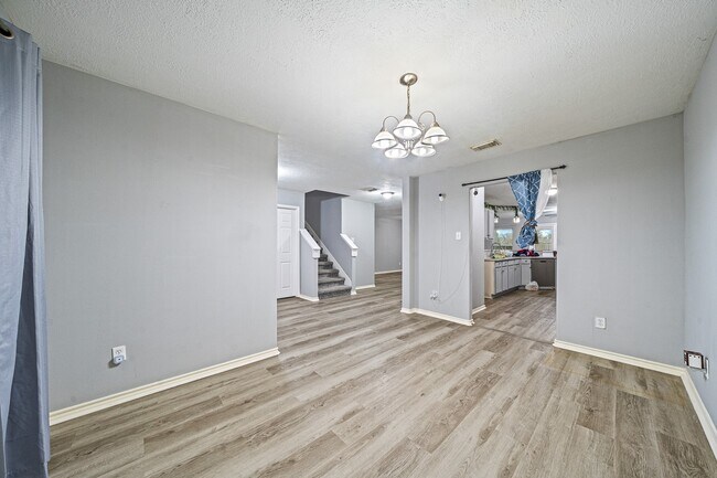 Building Photo - 6727 High Stone Ln