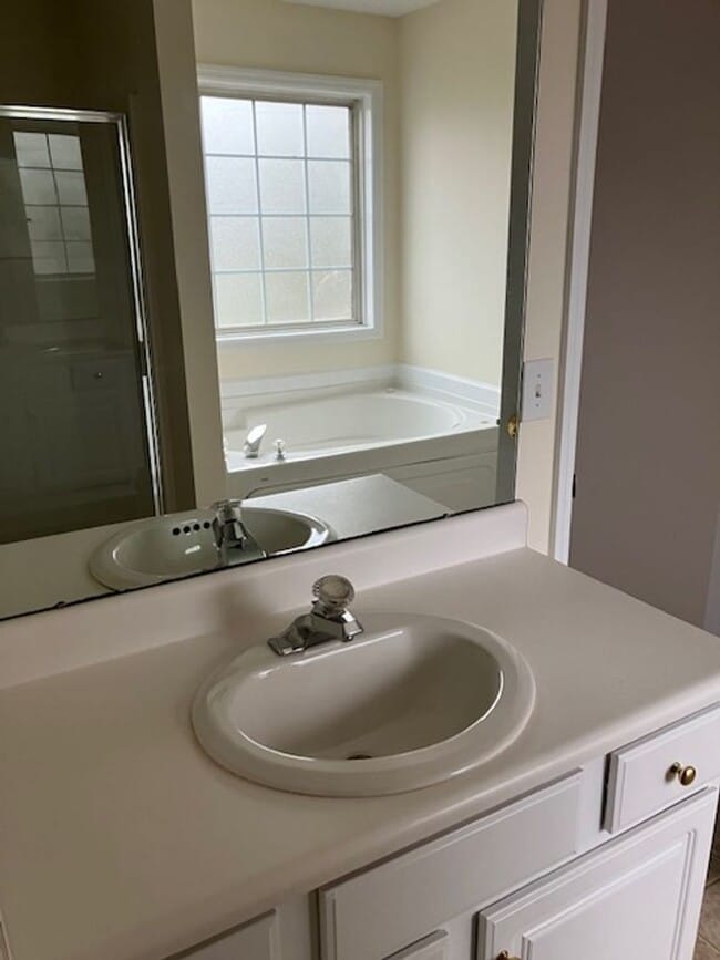 Building Photo - 802-H