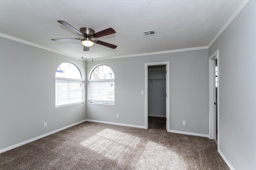 Building Photo - 857 Schooner Dr