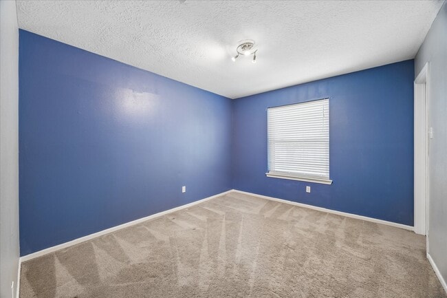 Building Photo - 12526 Mill Hedge Dr