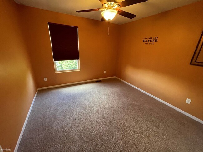 Building Photo - 4 br, 2.5 bath House - 45101 Bartlett Dr