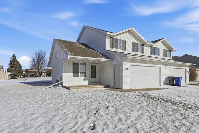 Building Photo - 912/914 Hartzheim Drive