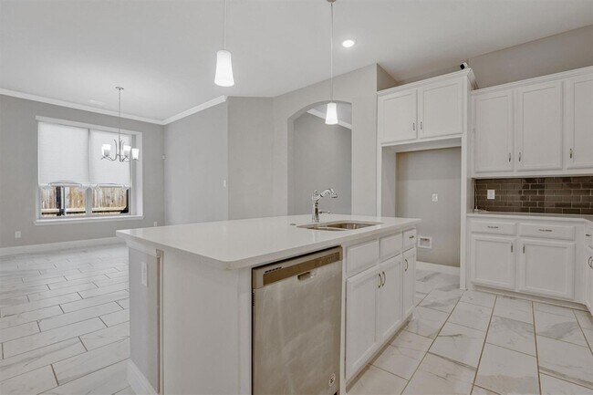 Building Photo - 1910 Graham Wy