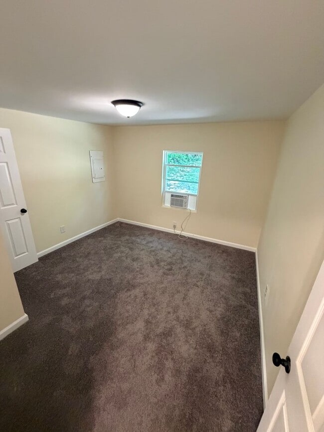 Building Photo - Single Family Home - Now available!