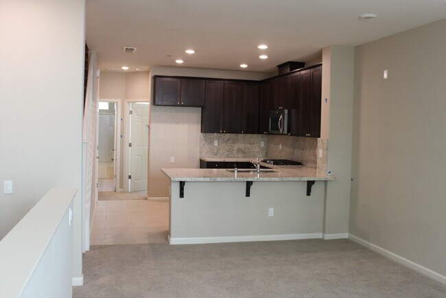 Kitchen - 518 Barcelona Loop