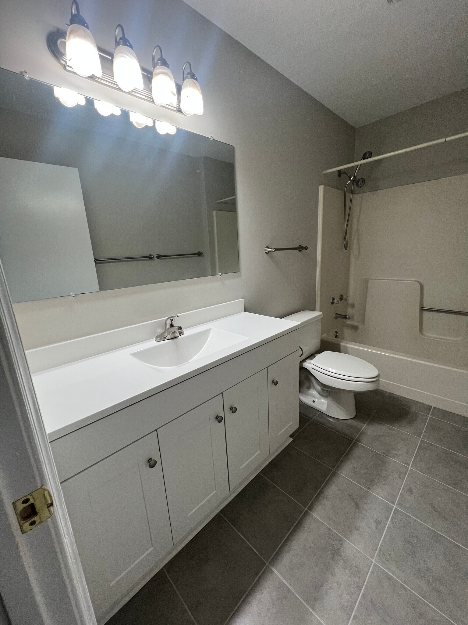 Building Photo - 500 Winchester Ave