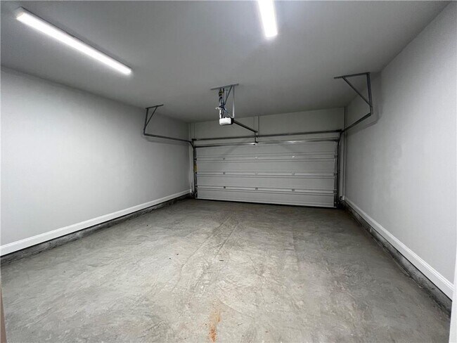 Building Photo - 713 Stickley Oak Way
