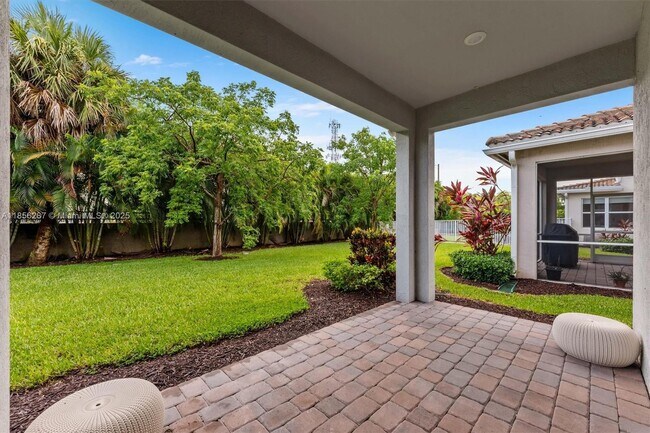 Building Photo - 4434 Ficus St