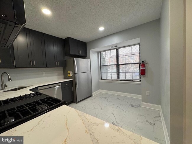 Building Photo - 3 Stout Ct