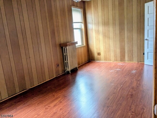 Building Photo - 373 Lincoln St