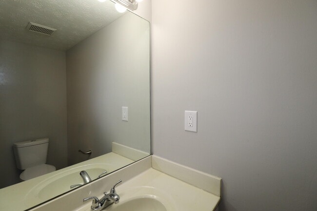 Building Photo - 625 Miles Rd