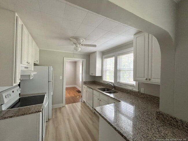 Building Photo - 1516 Fort Bragg Rd