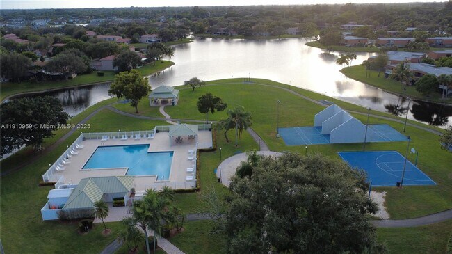 Building Photo - 11175 SW 17th Manor