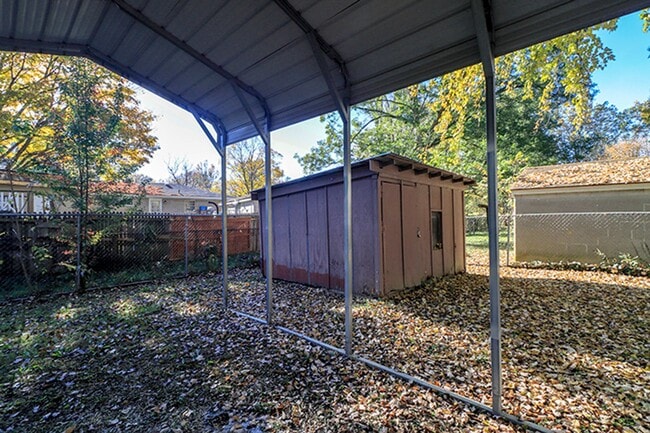 Building Photo - 3 bedroom 1 bath in Valley Station!