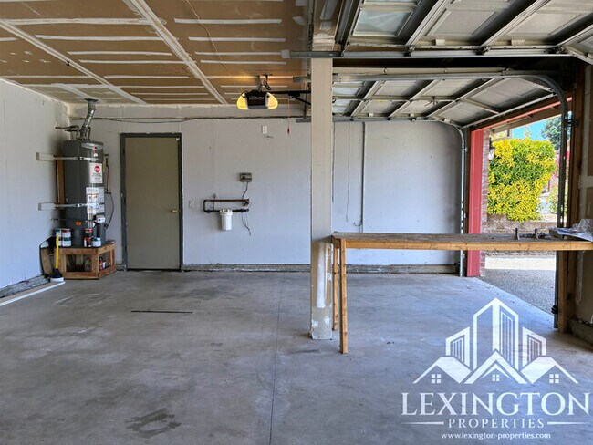 Building Photo - Beautiful, Folsom Home with Pool & Spa in ...