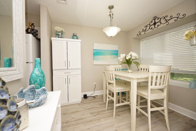 Building Photo - 1503 Green Acres Blvd