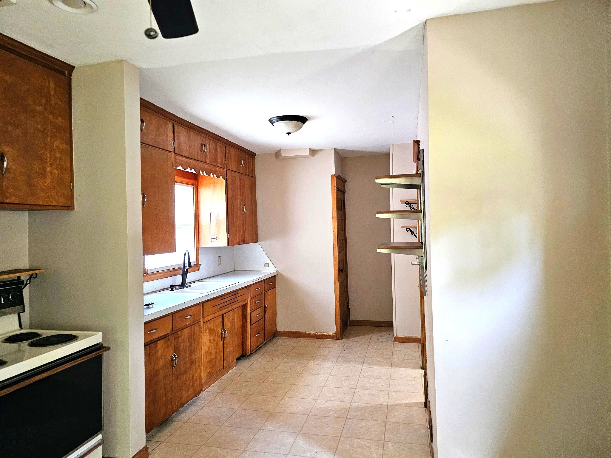 Building Photo - 1388 7th St E