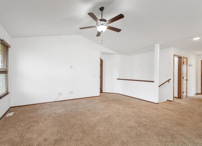 Building Photo - Luxurious Bel Aire Home